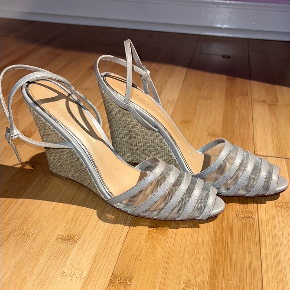 Badgley Mischka Gray Wedge Sandals with Strappy Design